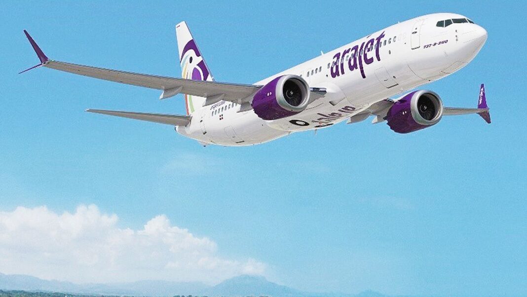 Avión Boeing 737 MAX de la aerolínea Arajet en pista de aeropuerto