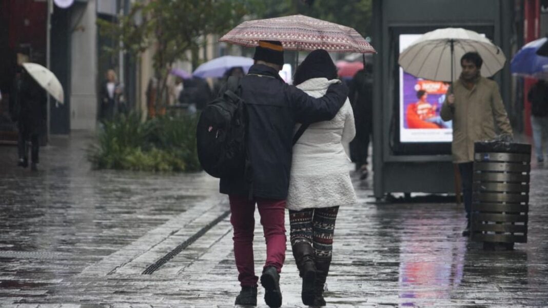 Mapa del pronóstico del tiempo mostrando alerta amarillo por tormentas en la región de Santa Fe