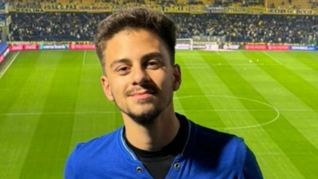 Ilustración genérica de búsqueda de persona con silueta y signo de interrogación.