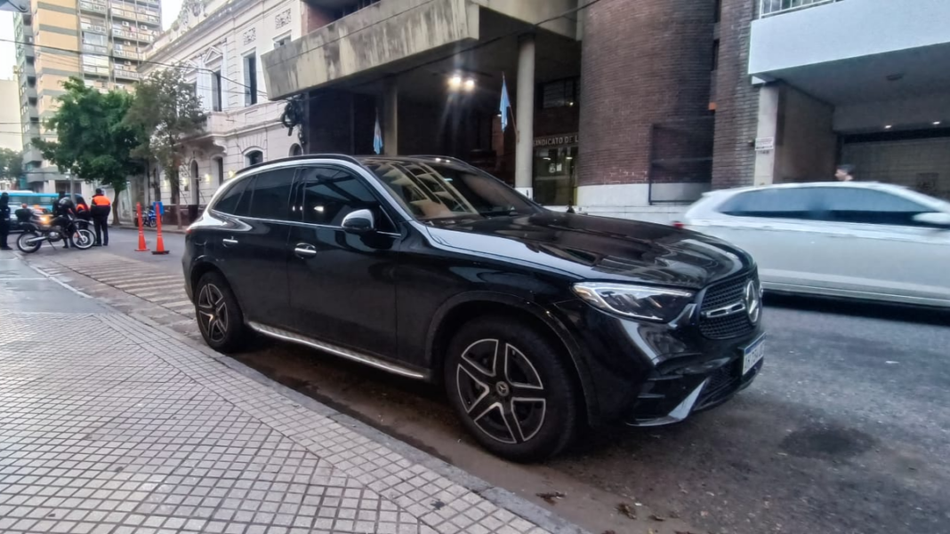 Esquina de Alsina y Córdoba en barrio Echesortu, lugar del choque entre una camioneta y una motocicleta