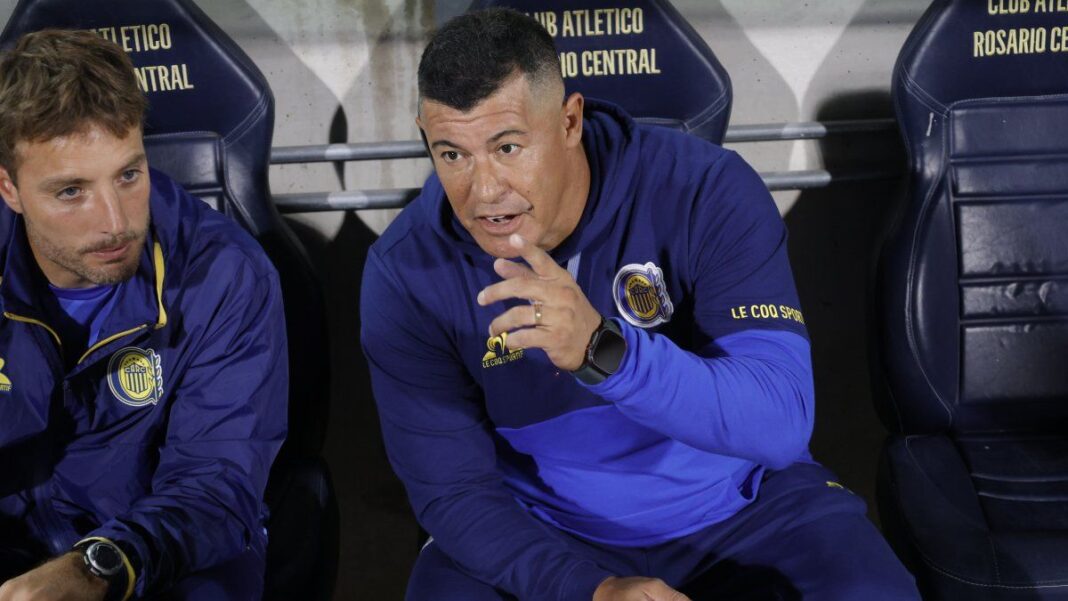 Jugadores de Rosario Central en la formación titular antes del partido