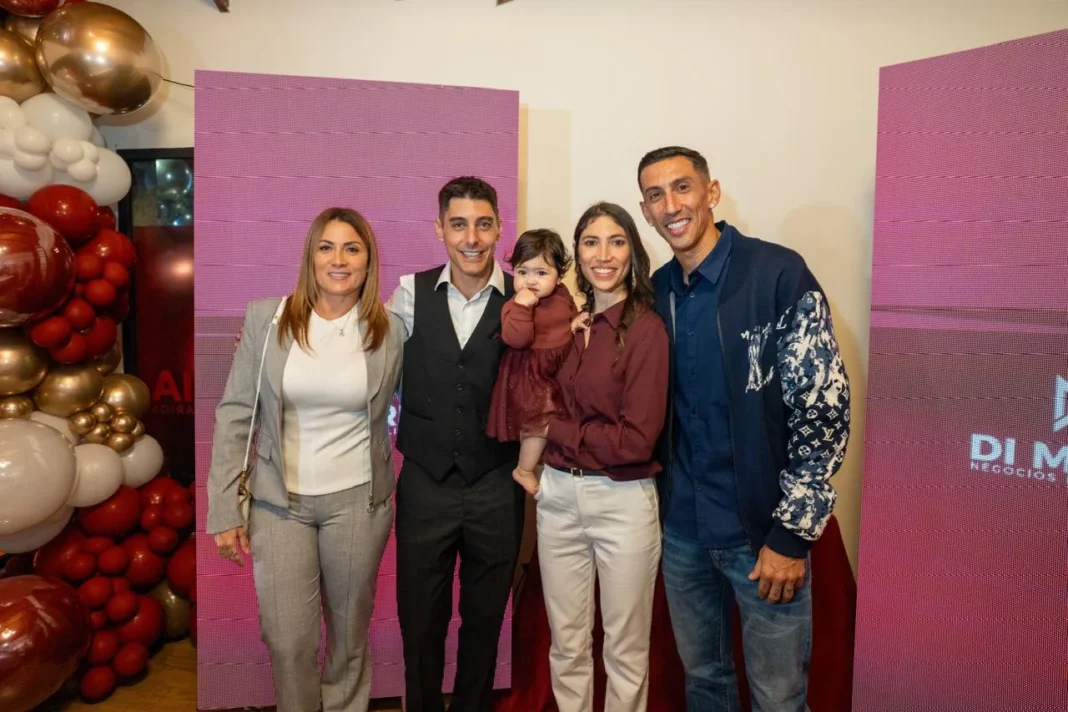 Fachada o interior de la nueva sede de Di María Negocios Inmobiliarios en Funes, Santa Fe.