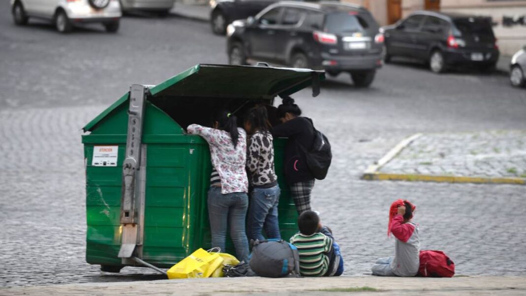 Gráfico ilustrativo sobre porcentajes de pobreza infantil en Argentina según informe de la UCA.