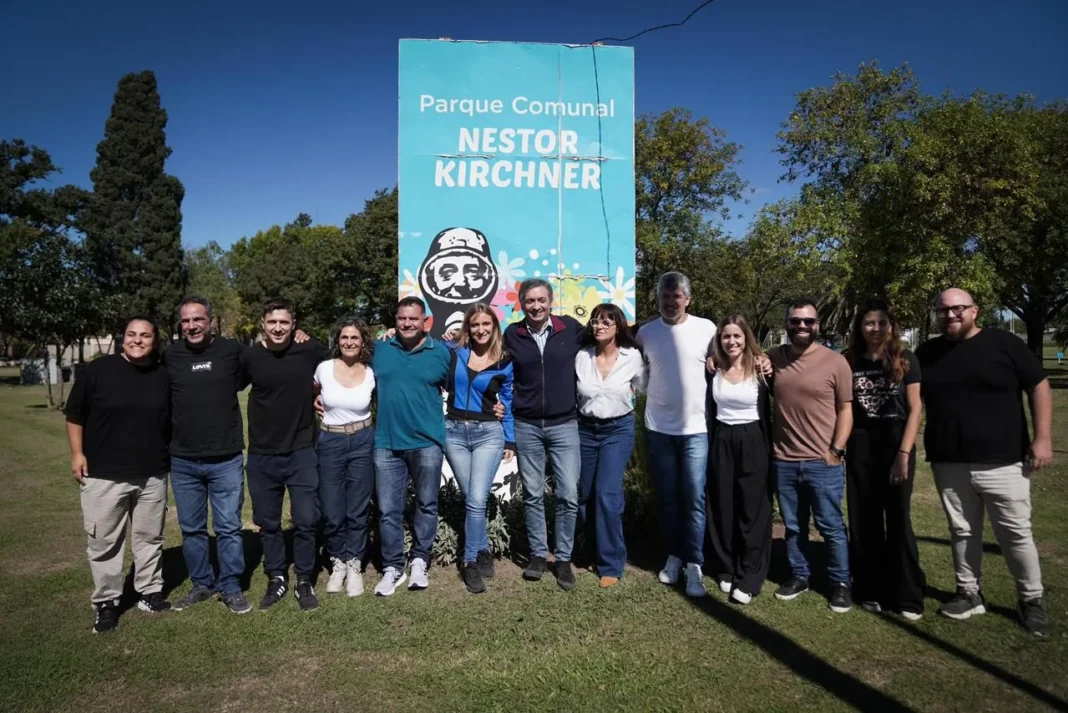 Máximo Kirchner durante recorrida en María Teresa, Santa Fe