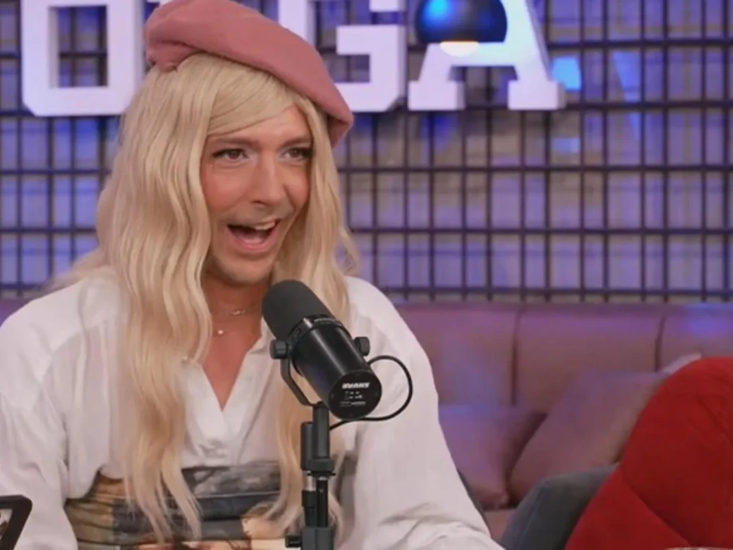 Ilustración o fotograma promocional de la serie Carísima, protagonizada por Caro Pardíaco.