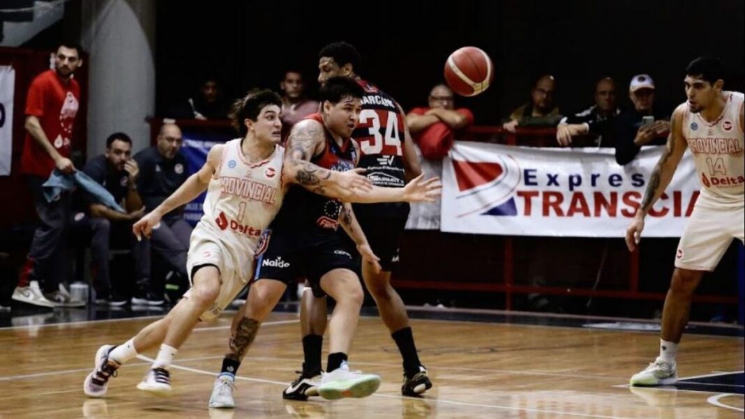 Partido de básquet entre Provincial y Deportivo Viedma