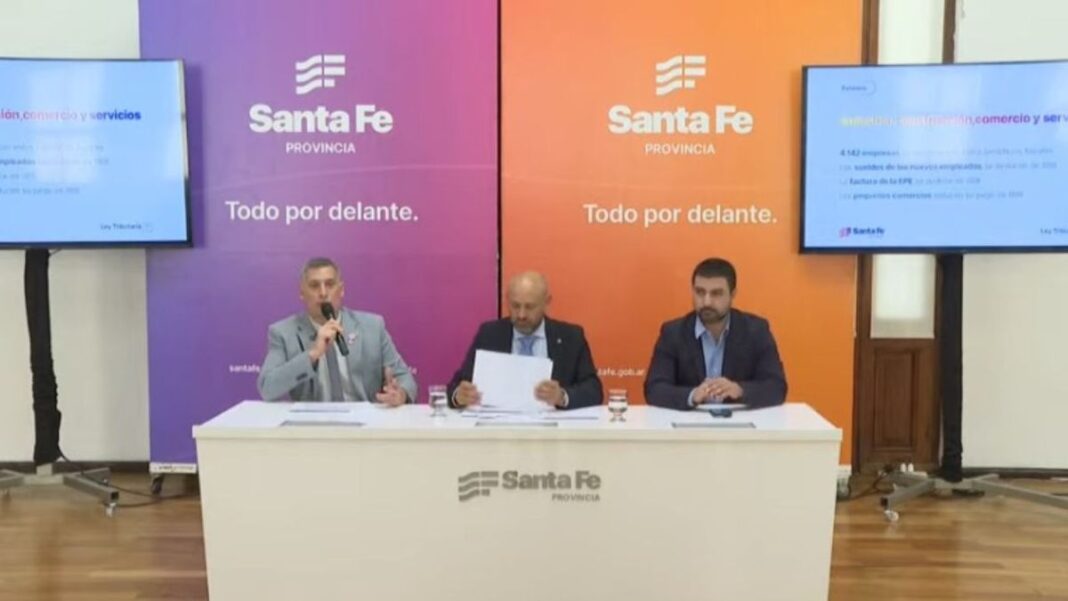 Ministros de Economía y Desarrollo Productivo de Santa Fe presentan informe de beneficios fiscales.