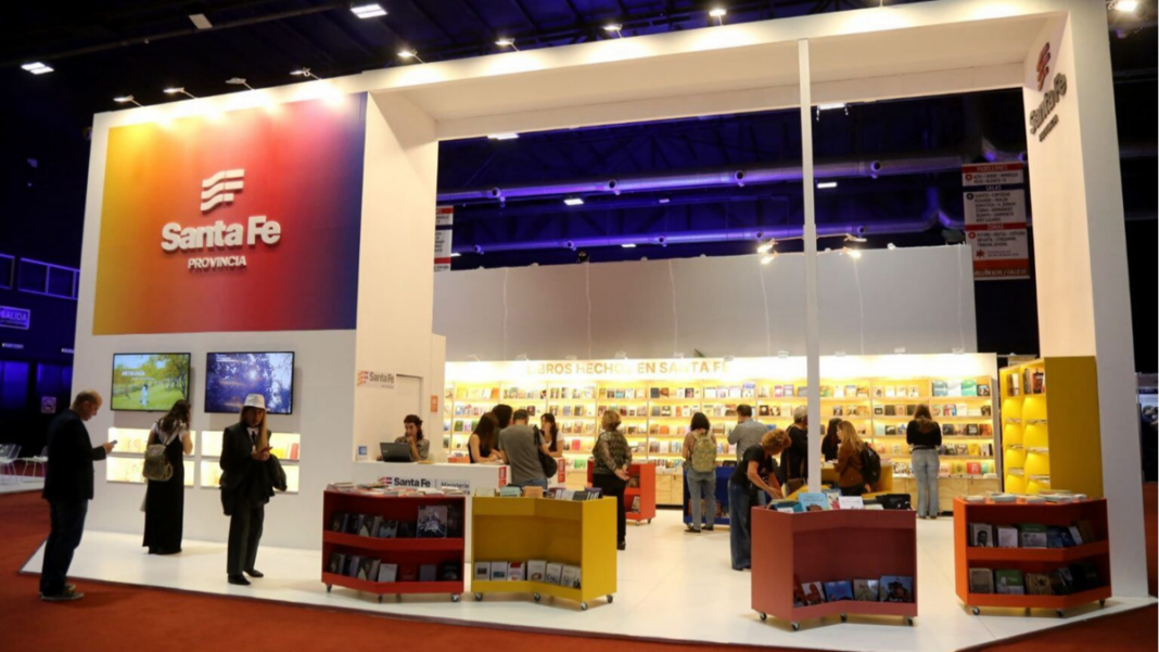 Stand de la provincia de Santa Fe en la Feria del Libro de Buenos Aires