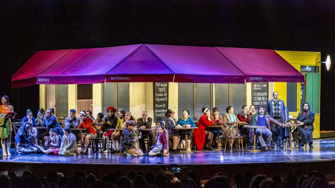 Fachada del Teatro El Círculo de Santa Fe, con cartel de la obra 