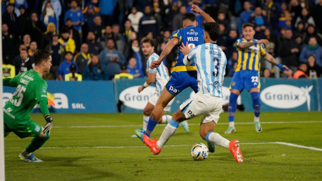 Jugada polémica entre Rosario Central y Racing