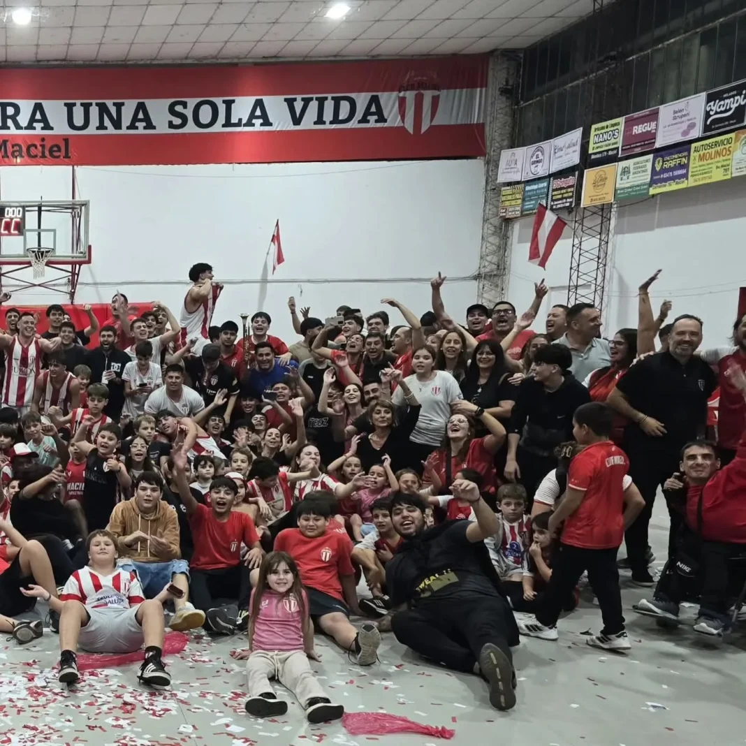 Partido de básquet local en Santa Fe